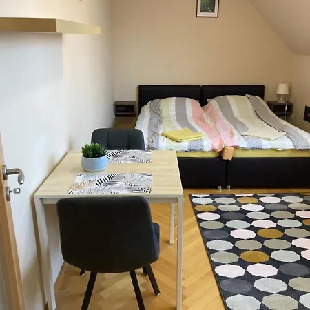 Kuenszler Apartmanhaz *