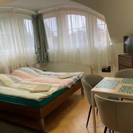 Kuenszler Apartmanhaz Apartment