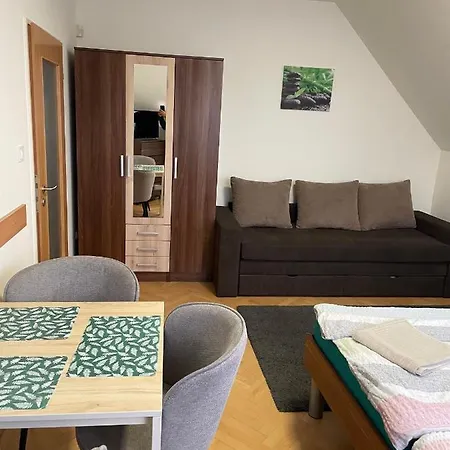 Apartment Kuenszler Apartmanhaz Zamardi