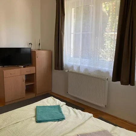 Kuenszler Apartmanhaz Zamardi