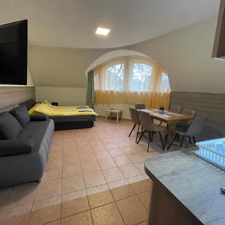 Kuenszler Apartmanhaz Apartment