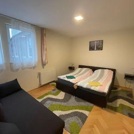 Apartment Kuenszler Apartmanhaz Zamardi