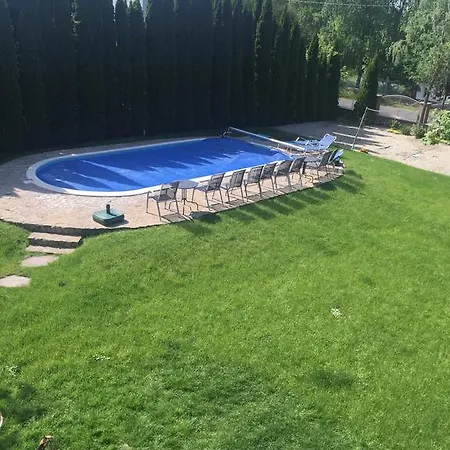 Kuenszler Apartmanhaz *