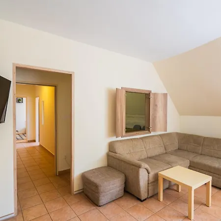 Kuenszler Apartmanhaz * Zamardi