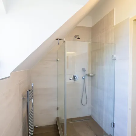 Kuenszler Apartmanhaz Zamardi