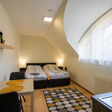 Kuenszler Apartmanhaz 아파트 *