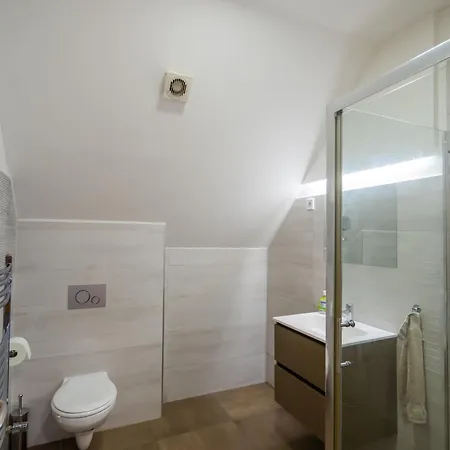 شقة Kuenszler Apartmanhaz