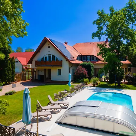 Kuenszler Apartmanhaz Apartment *