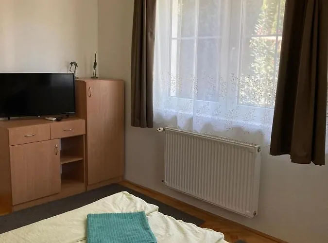 Kuenszler Apartmanhaz Zamárdi