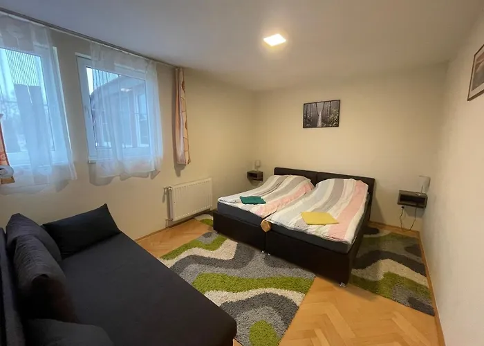 아파트 Kuenszler Apartmanhaz 자르마디