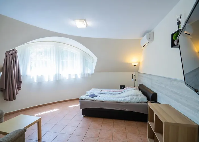 Kuenszler Apartmanhaz *