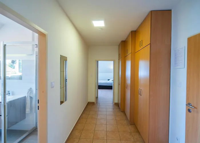 Kuenszler Apartmanhaz 아파트