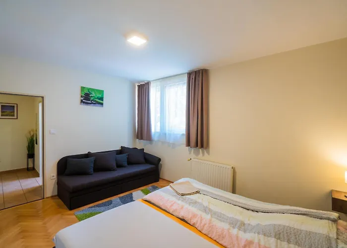 Kuenszler Apartmanhaz 아파트 *
