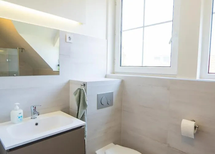 Kuenszler Apartmanhaz * Zamárdi